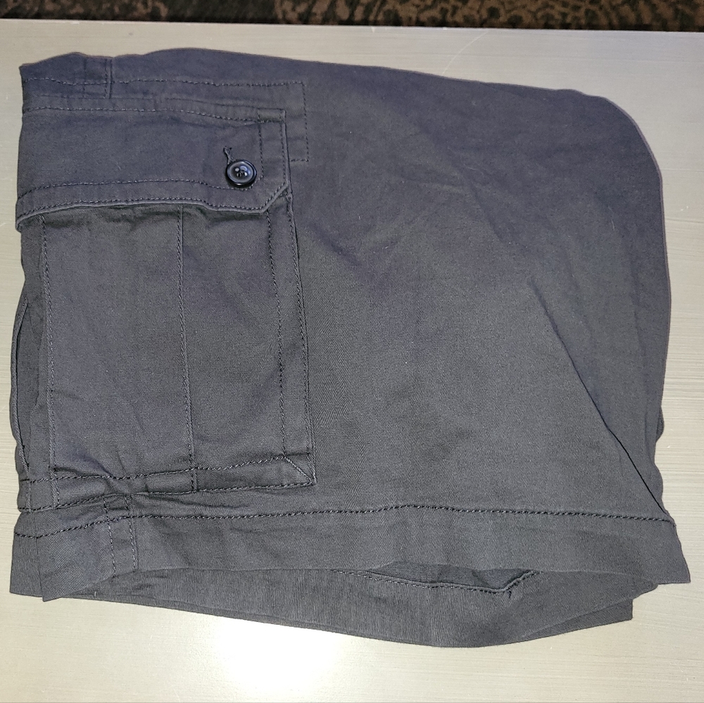 New! FOUNDRY SUPPLY CO. Everyday Shorts - Picture 7 of 10